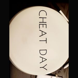 Cake plate/chips and salsa bowl